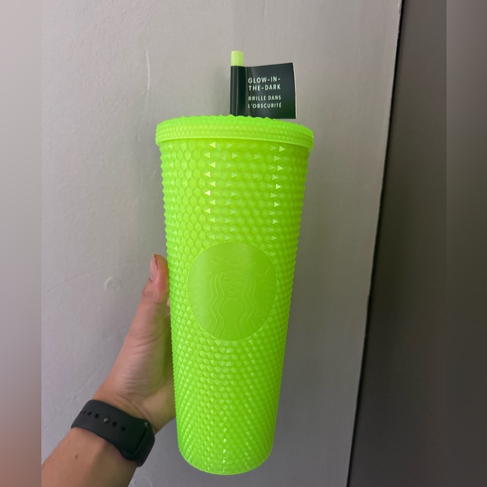 Starbucks 2022 glow in the dark Venti tumbler (24oz)